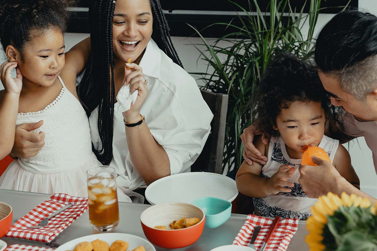 Ten Extra Minutes At Dinner Helps Kids Eat Healthier Foods
