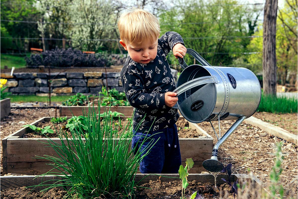 New Study Finds That Outdoor Play Can Reduce Negative Effects Of Screen Time
