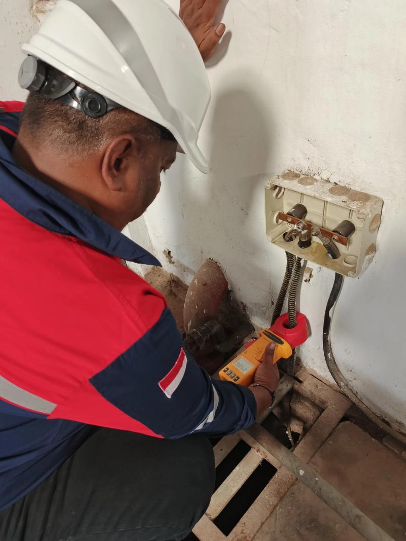 Pemeriksaan Instalasi Penyalur Petir Pada Box Control Menggunakan Earth Ground Clamp 