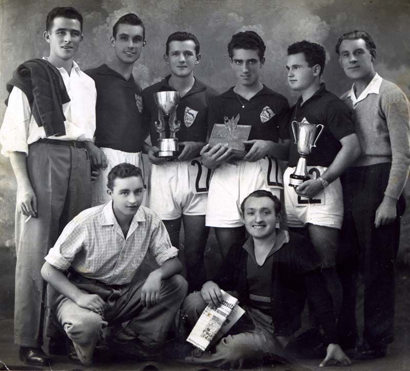 Foto 1 di 12