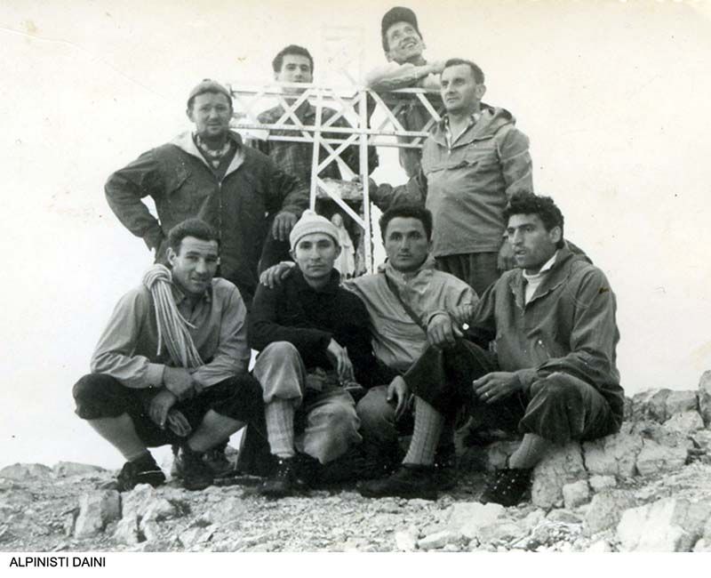 Foto 10 di 12