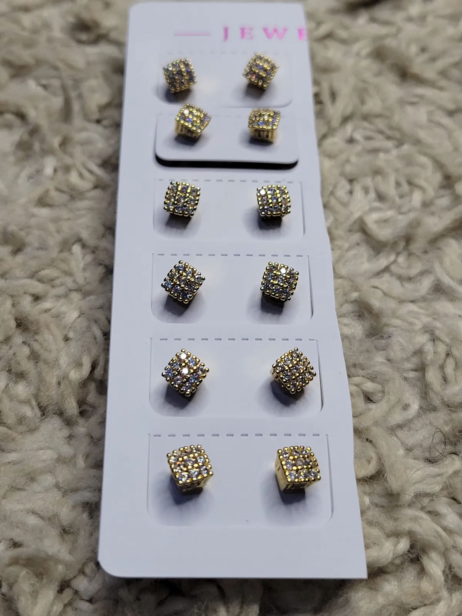 Pavé Square Stud Set · Gold