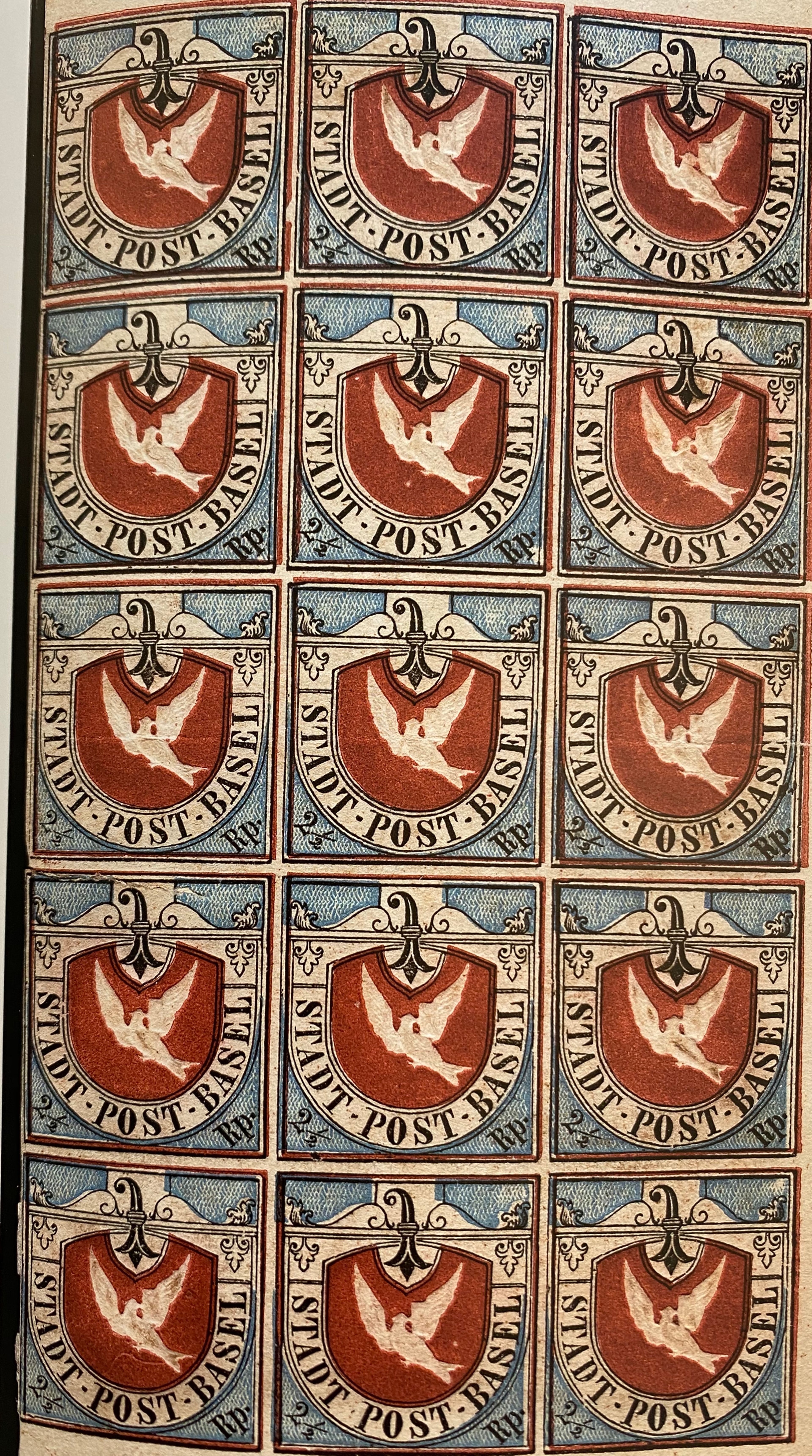 Bloc de 15 Colombe de Bâle. Valeur: plus d’un million de francs. Musée de la communication.
