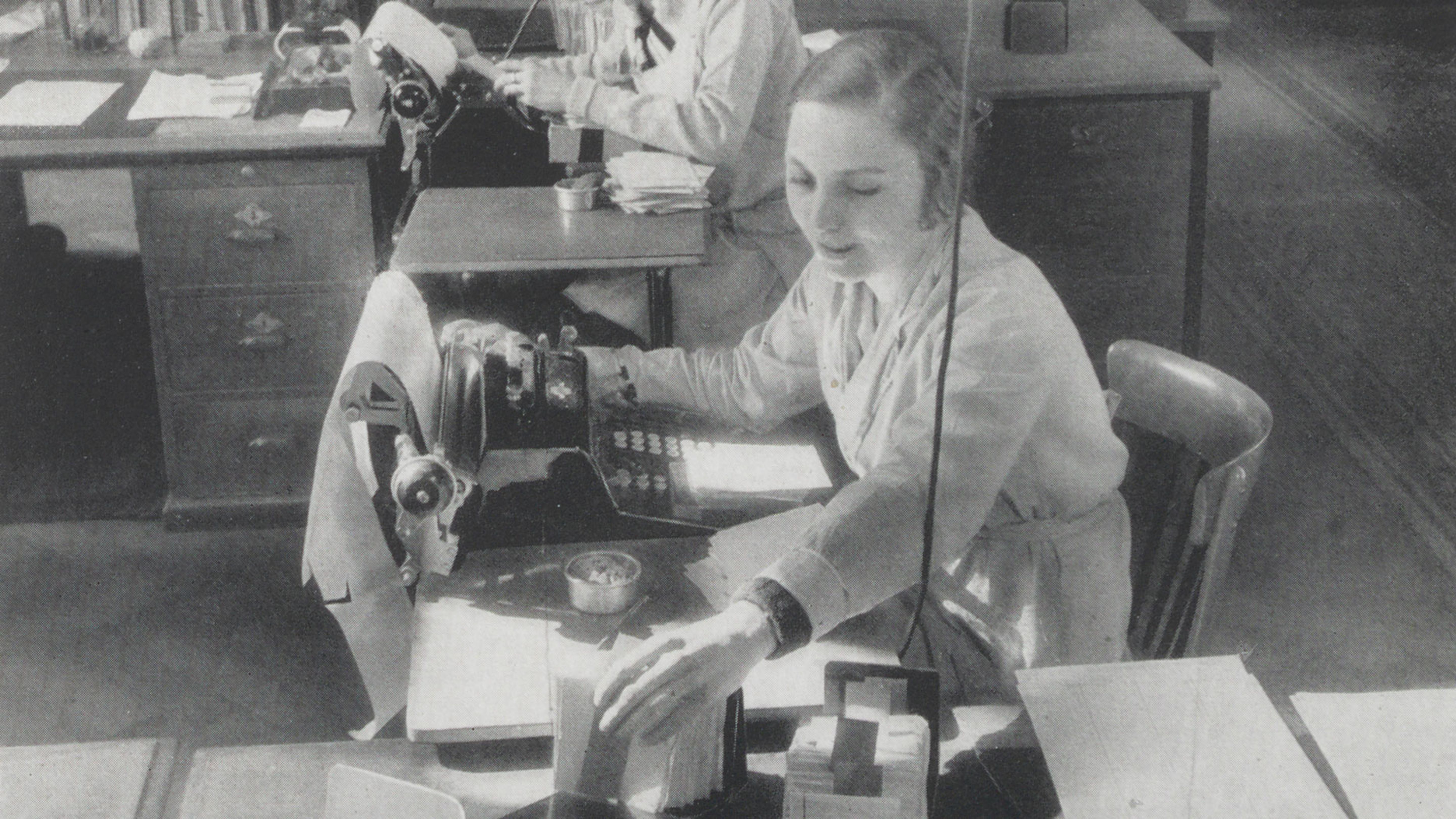 Mitarbeiterinnen im Postcheckamt, ca. 1940. Quelle: PTT-Archiv