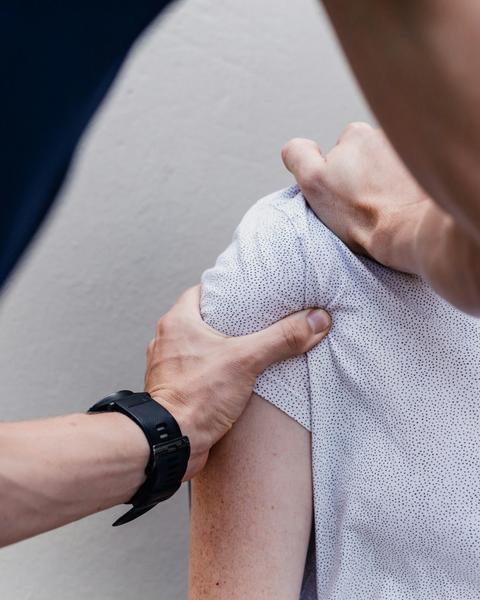 Terapia manuale alla spalla