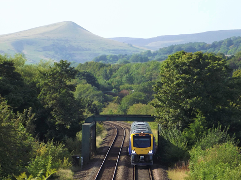 Hope Valley Line (Manchester – Sheffield)