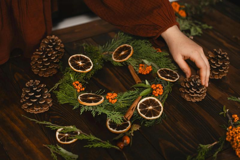 Christmas Decoration with Nature’s Touch