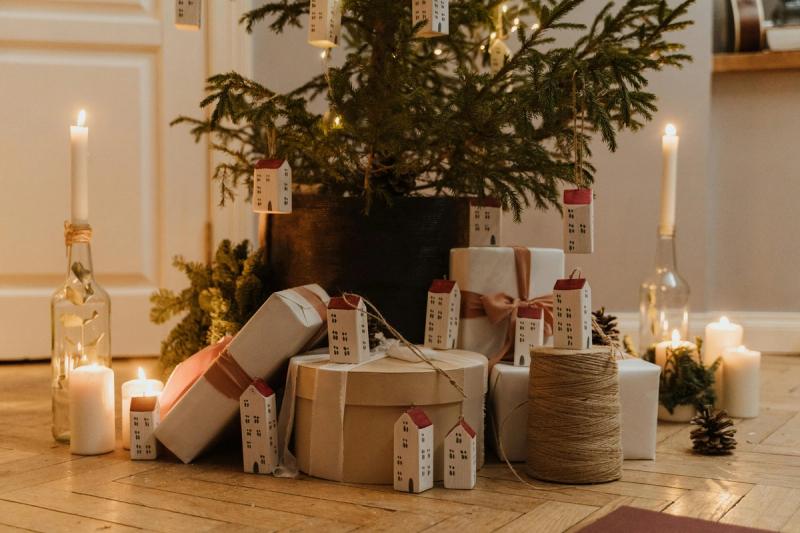 Christmas Decoration with Eco-Friendly Gift Wrapping