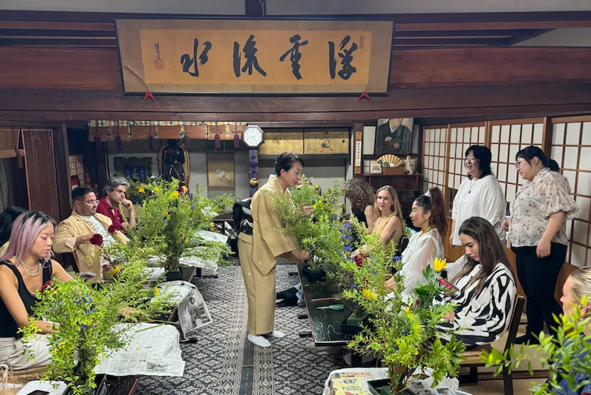 Ikebana floral arrangement class