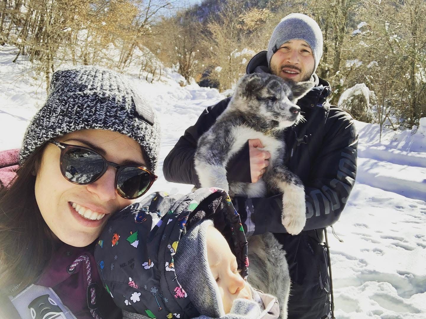 Akita in love 39