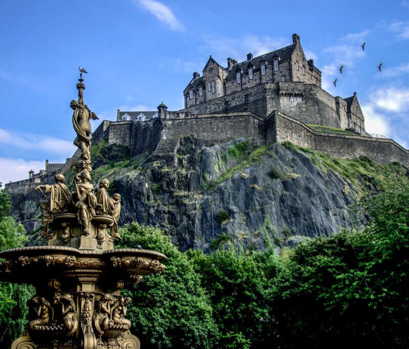 Edinburgh, one of the 5 exciting UK destinations within 2 hours of Glasgow