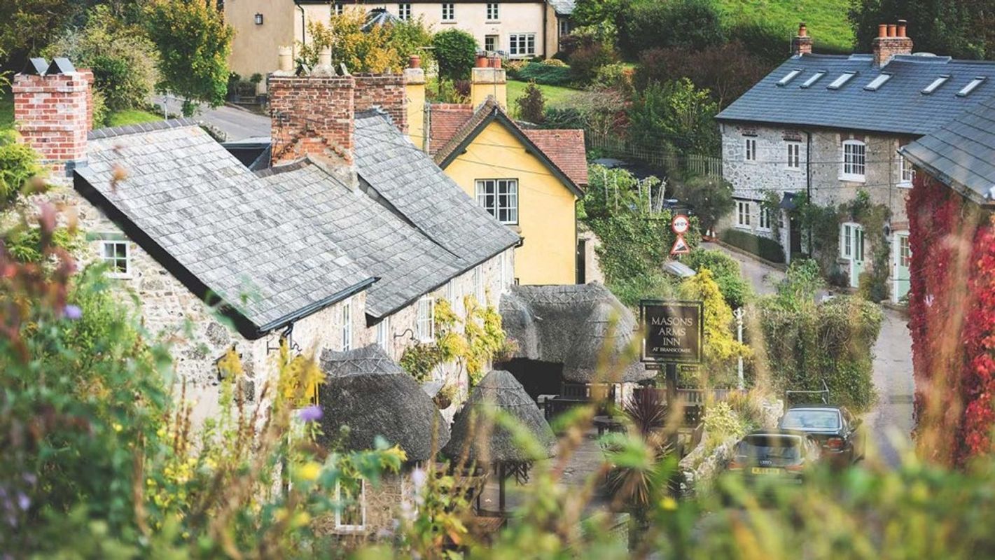 The beautiful location of 14th century dog-friendly pub the Mason Arms in Devon