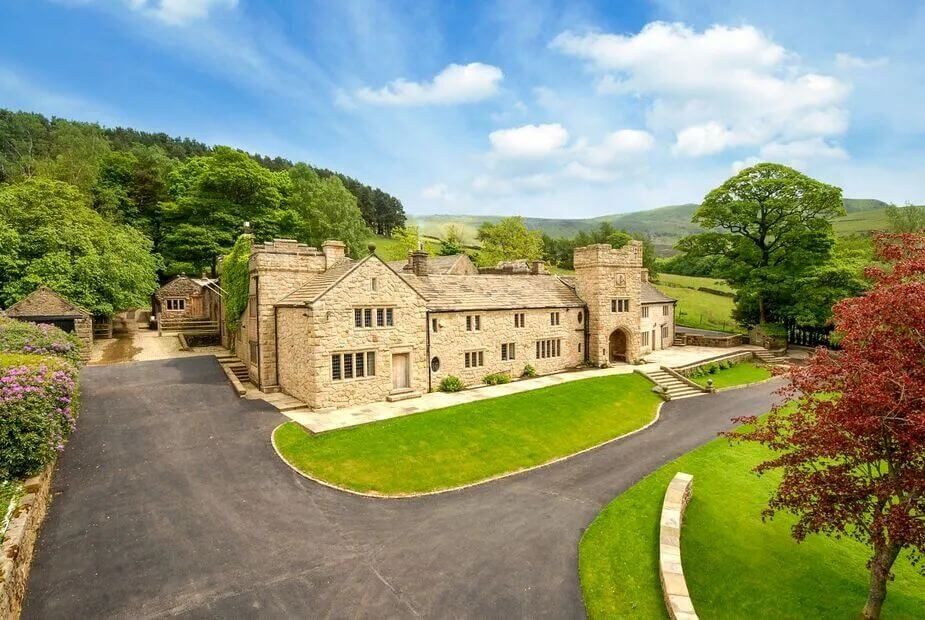 Stonegate Castle – Peak District, Derbyshire