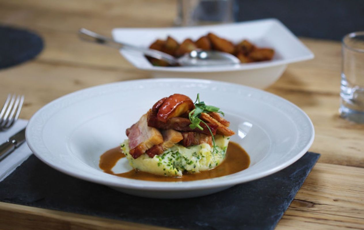 A delicious dinner from the menu at Elizabethan Inn, a dog-friendly pub in Devon