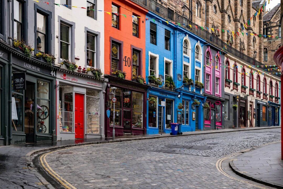 Colourful houses on Edinburgh street