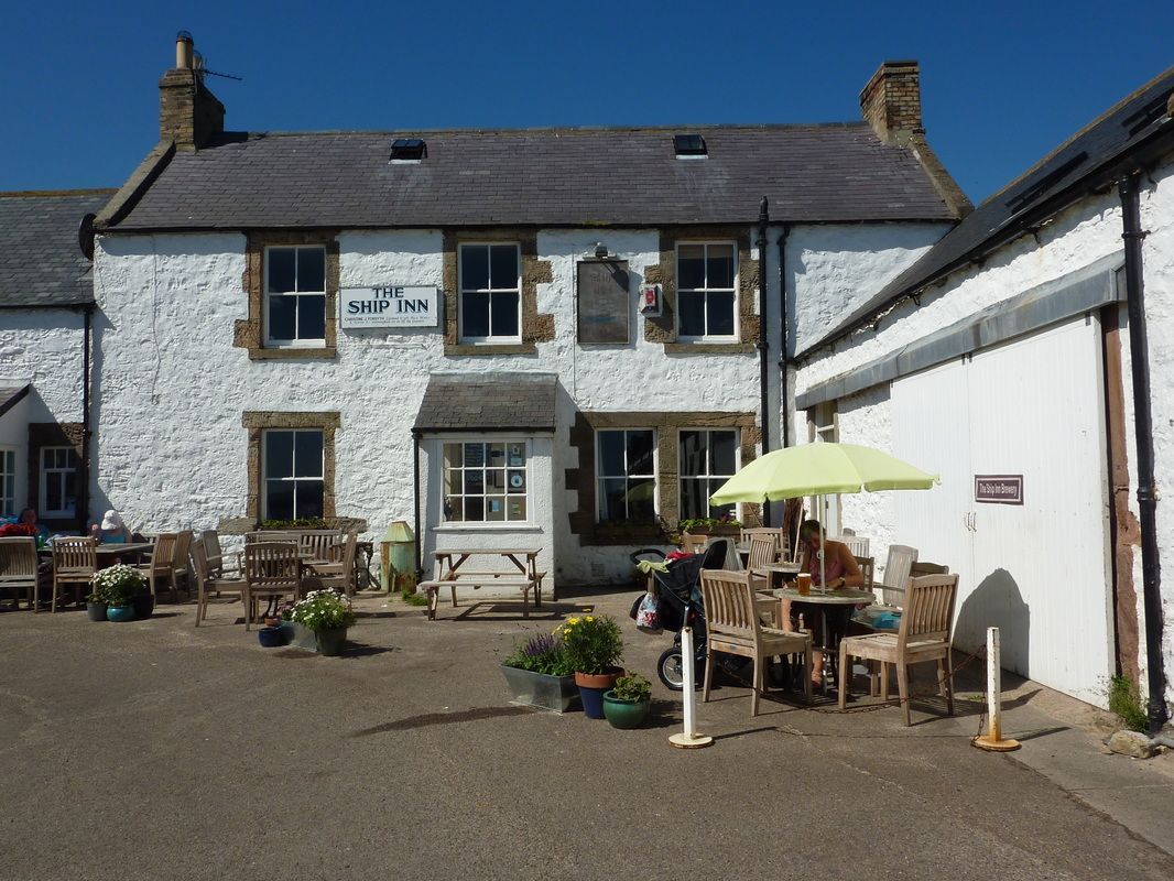 The exterior of the Ship Inn, a dog-friendly pub in Northumberland
