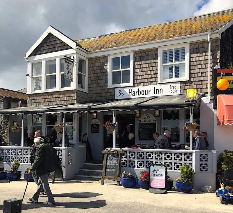 The exterior of the Harbour Inn, a dog-friendly pub in Dorset