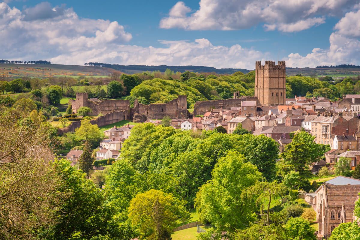 Yorkshire Dales, one of the best places to visit in the UK in the summer