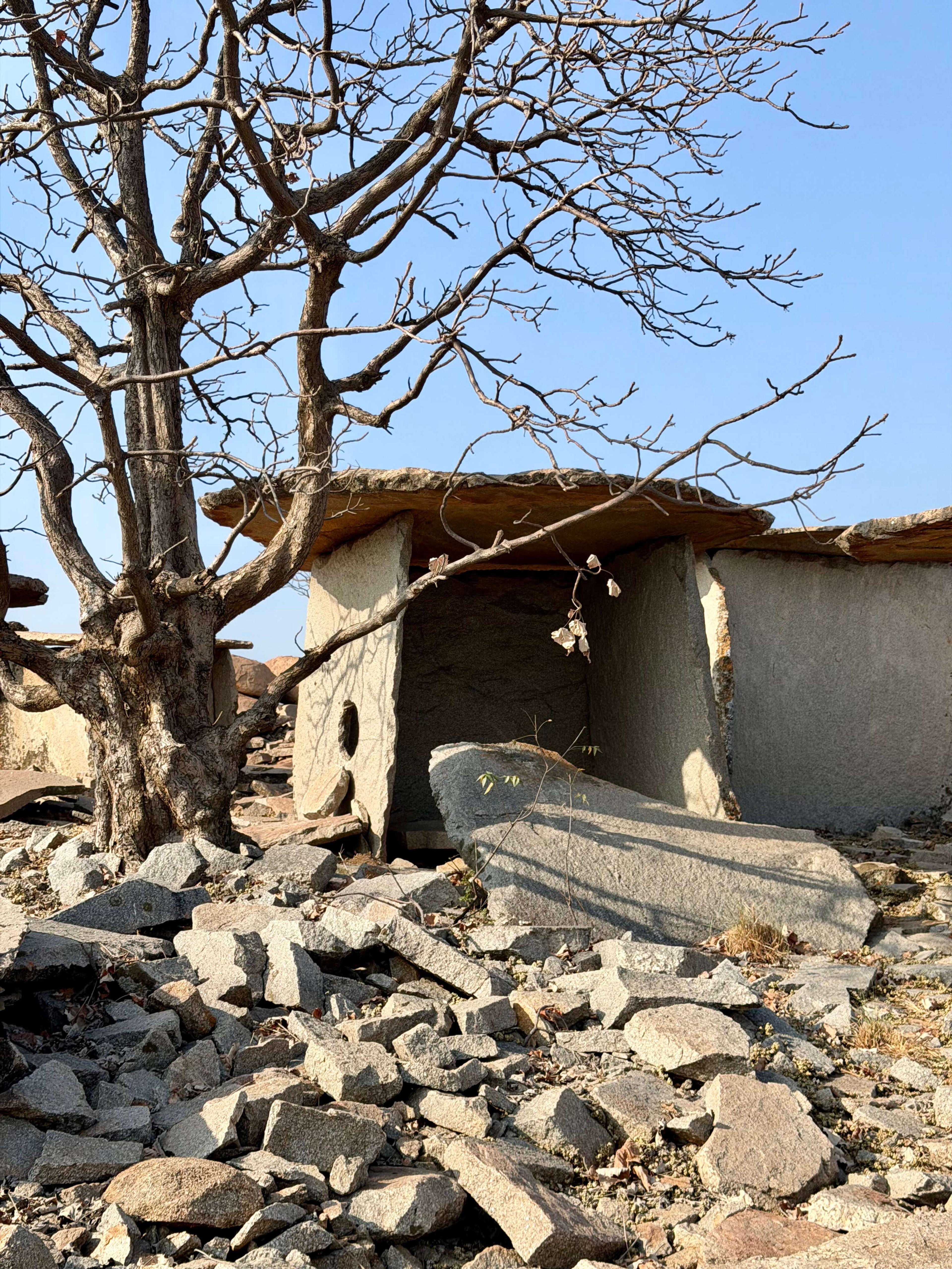 Hirebenkal Megalithic Dolmens, Hampi - Timings, History, Architecture, Best  Time to Visit