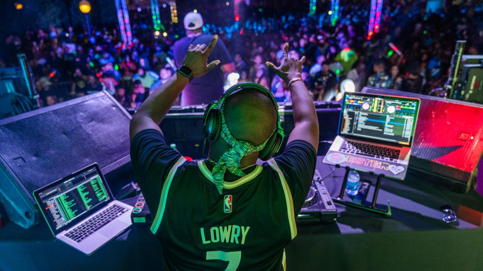 DJ Paul Jones using Serato DJ Pro in a live venue