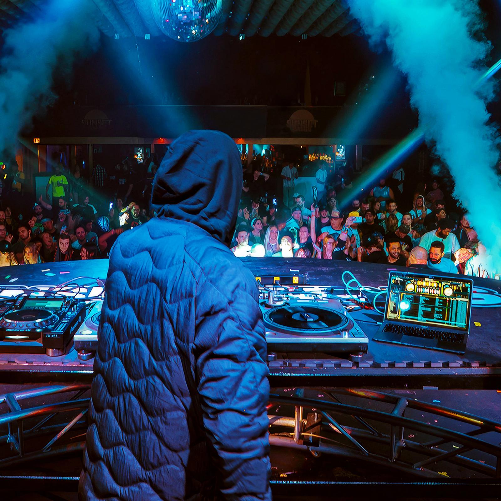 UZ using Serato DJ Pro in a live venue