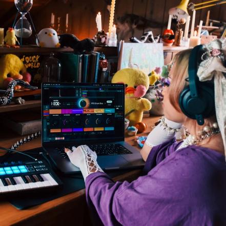 Producer DuckGirl using Hex FX, a mutli-FX plugin by Serato