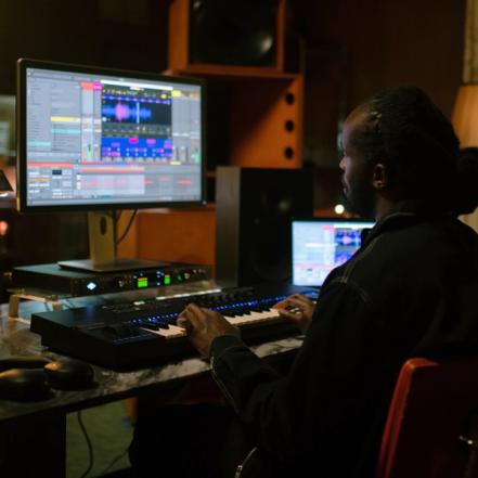 Grammy-winning Producer Dahi using Serato Sample