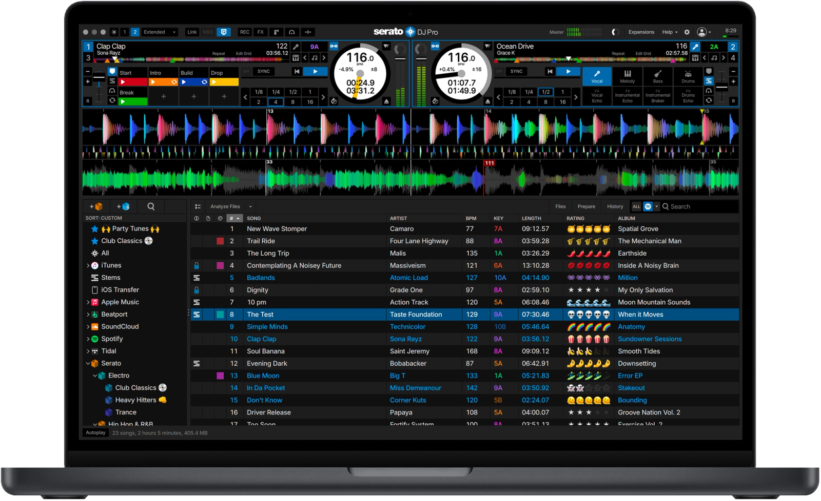Serato DJ Pro GUI dynamic waveform view showing real-time mixing in Serato's top DJ software.