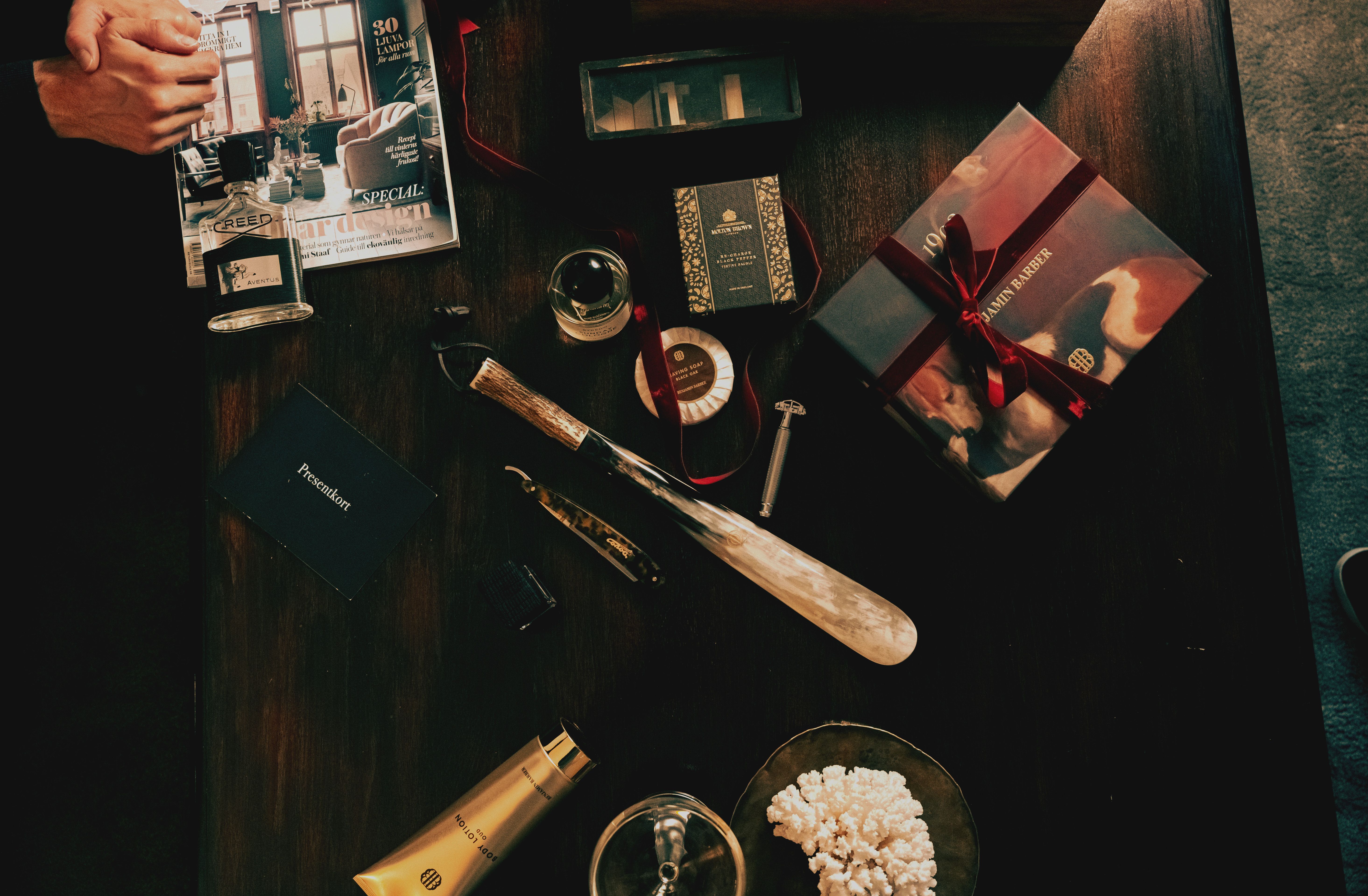 Pflegeprodukte in weihnachtlicher Stimmung