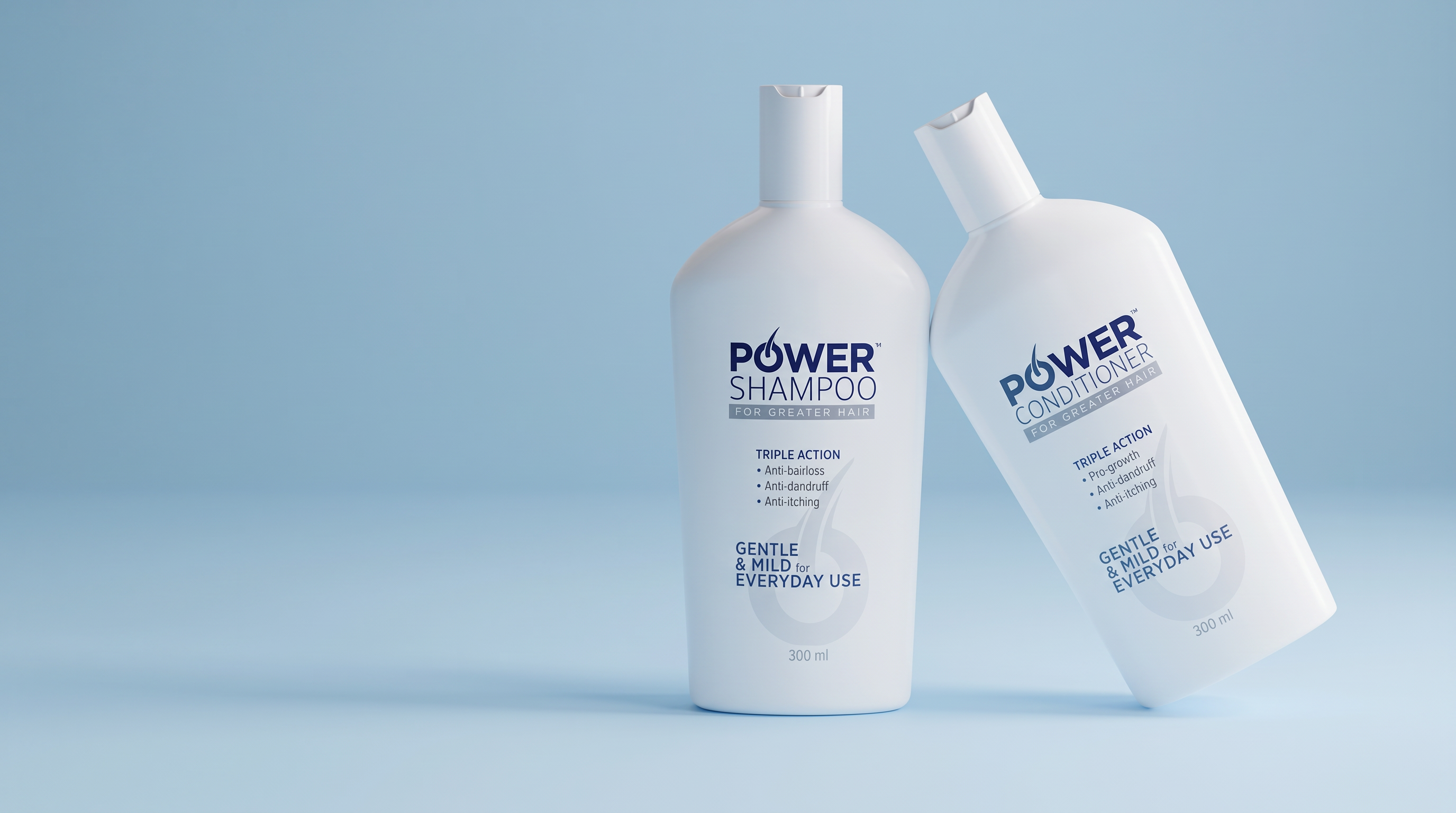 Två vita flaskor med Power Shampoo och Power Conditioner mot en blå bakgrund.