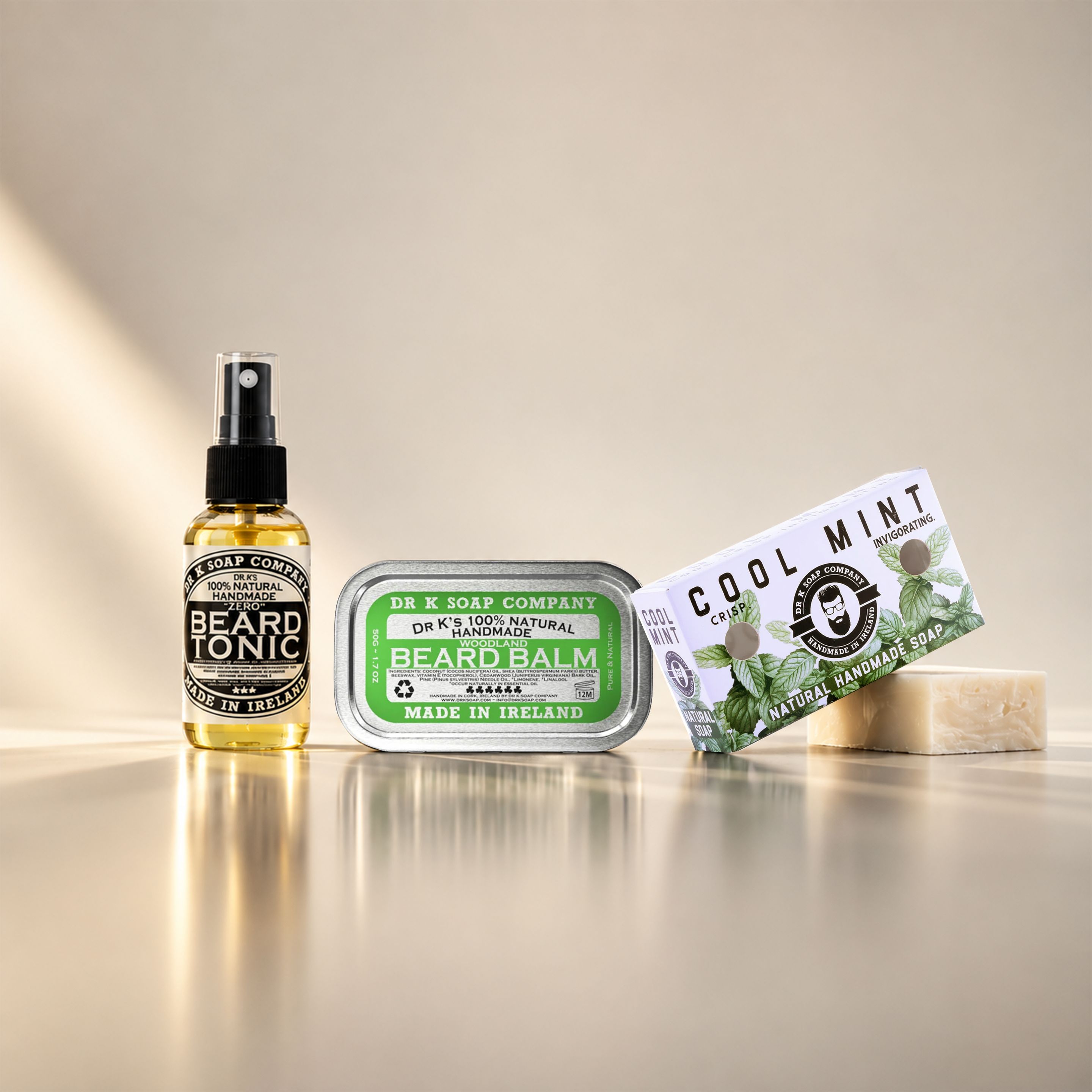 Skäggtonicspray från Dr. K Soap Company, skäggbalsam Woodland i plåtburk och handgjord tvål med mintdoft