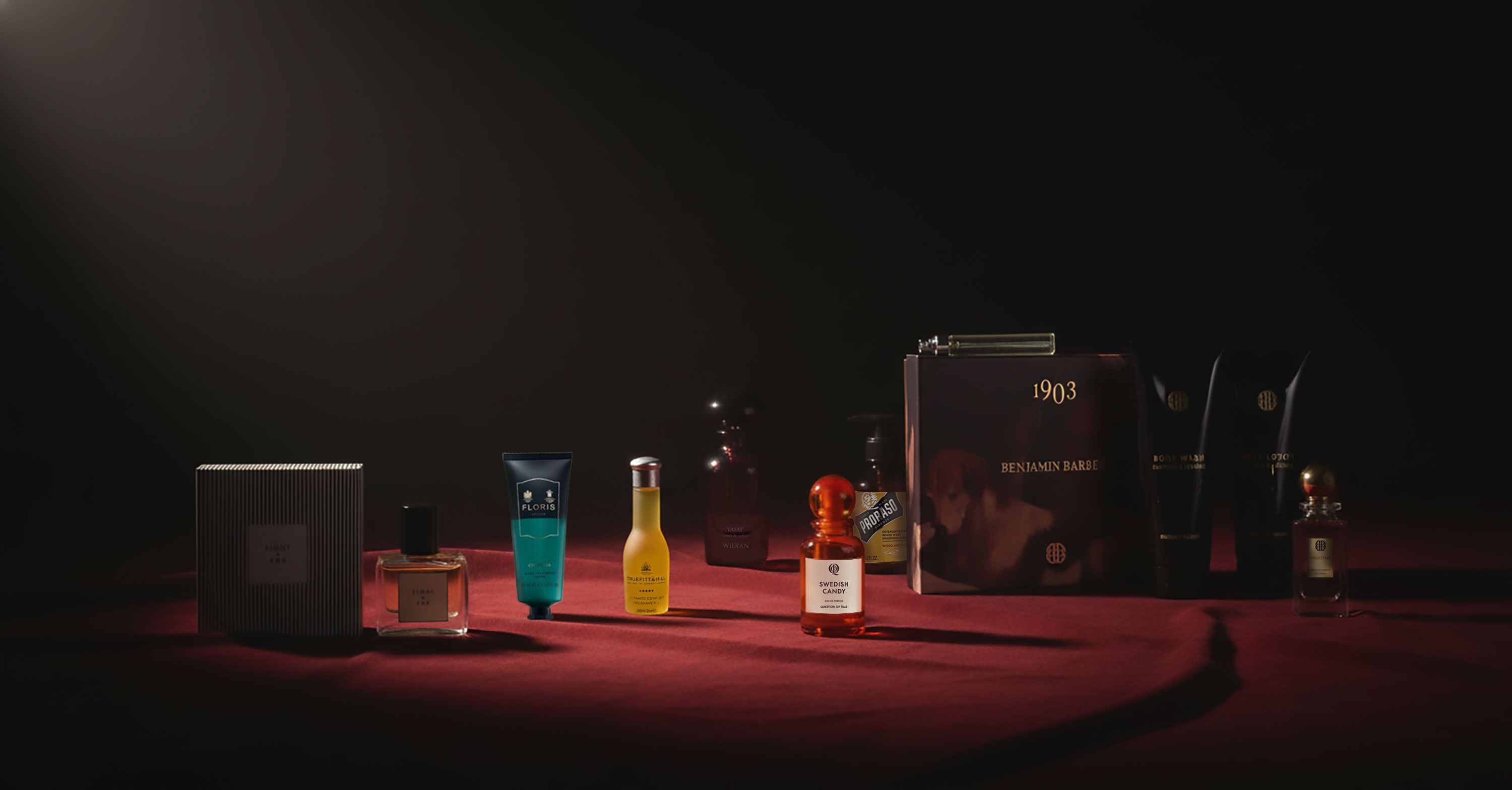 Produkter med en mörkröd bakgrund