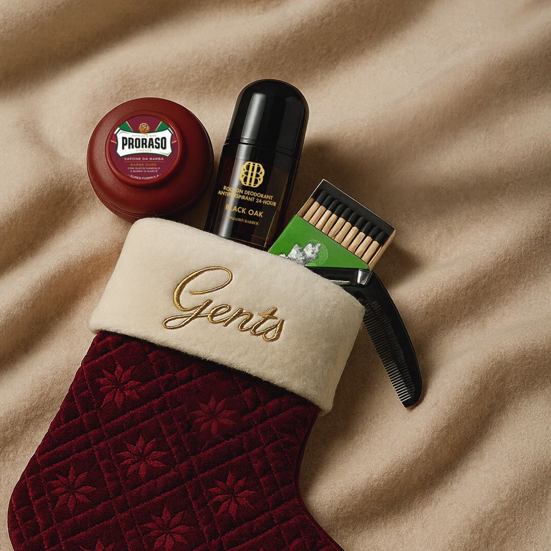 Groomingprodukter i en julig miljö