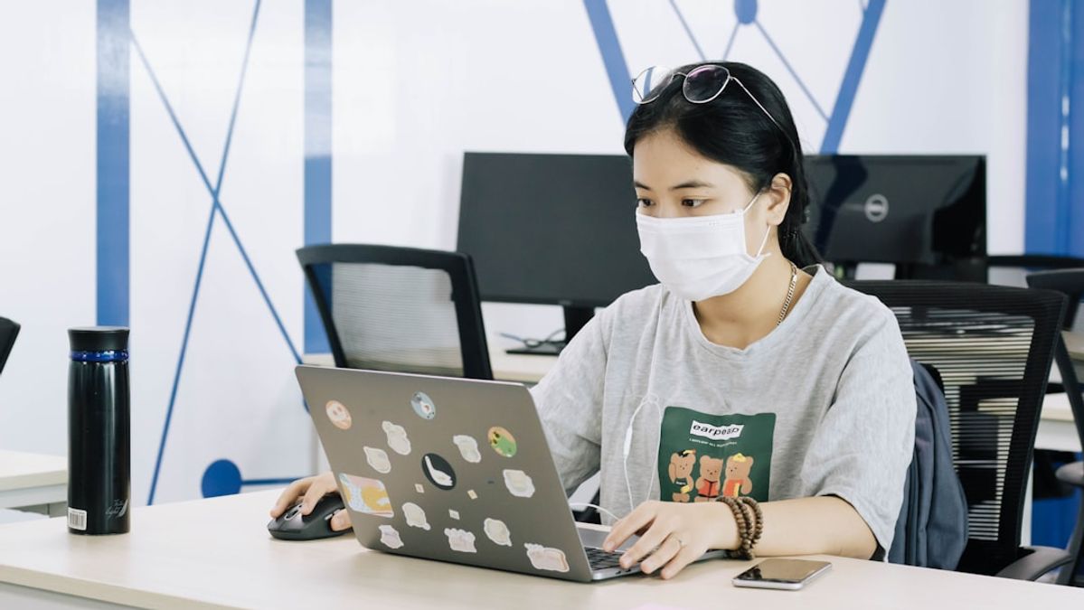 The E-Reader for the Innovator: Why Deep Work Demands E-Ink