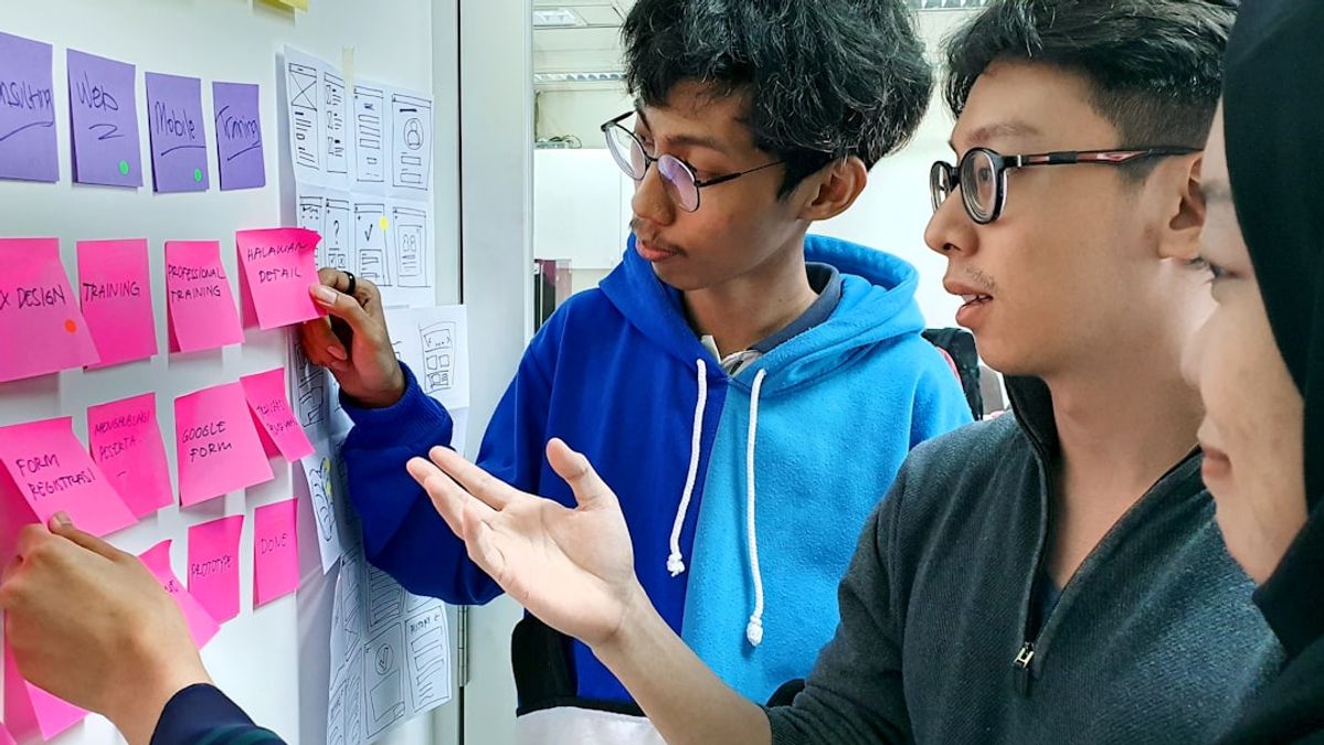 Post-Launch Meltdown: What Highguard's Layoffs Tell Founders About Innovation, AI, and Sustainable Building