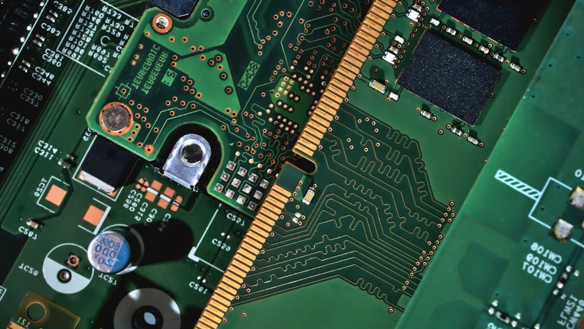 Refurbished DualSense Edge: Unlocking Peak Performance and Value for the Discerning Innovator