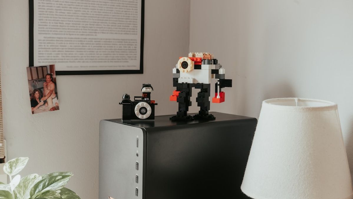 The Future of Gifting: AI-Powered & Innovative Tech for Your Valentine