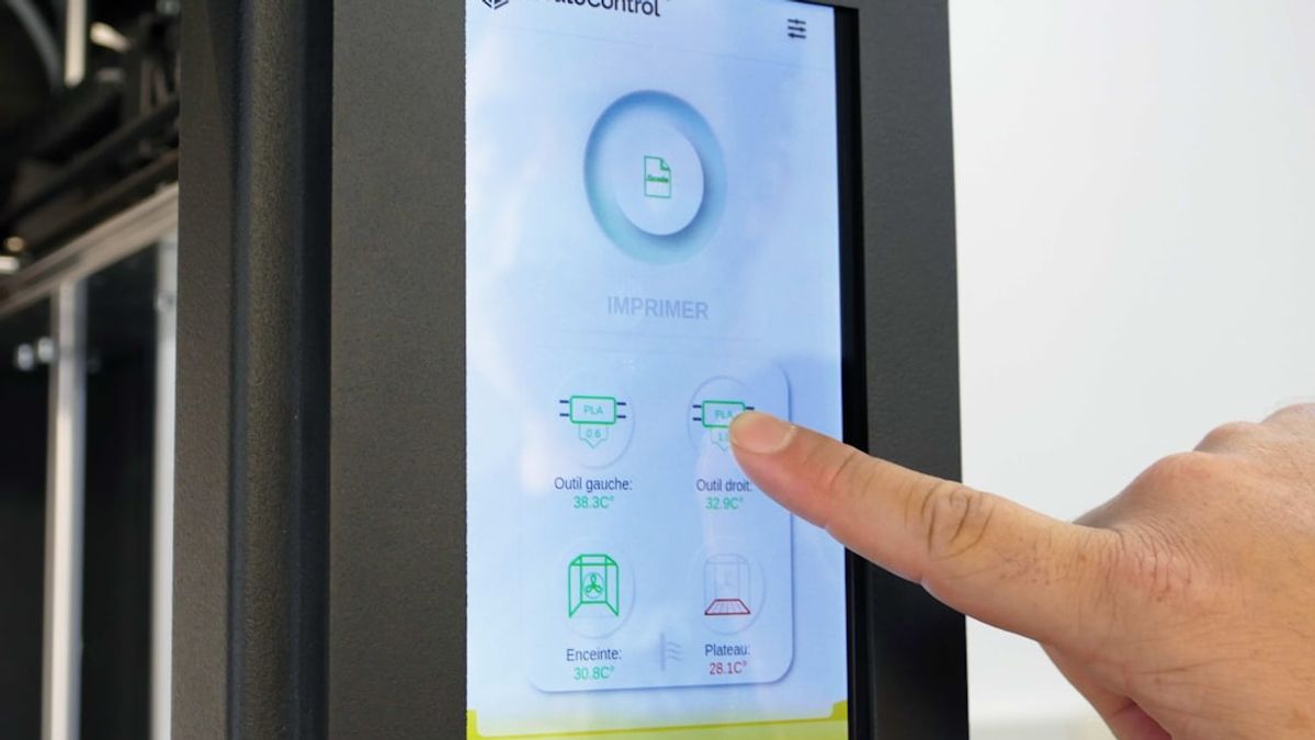 The Micro-Innovation Disrupting Daily Grind: Loch Capsule and the Future of Agile Living