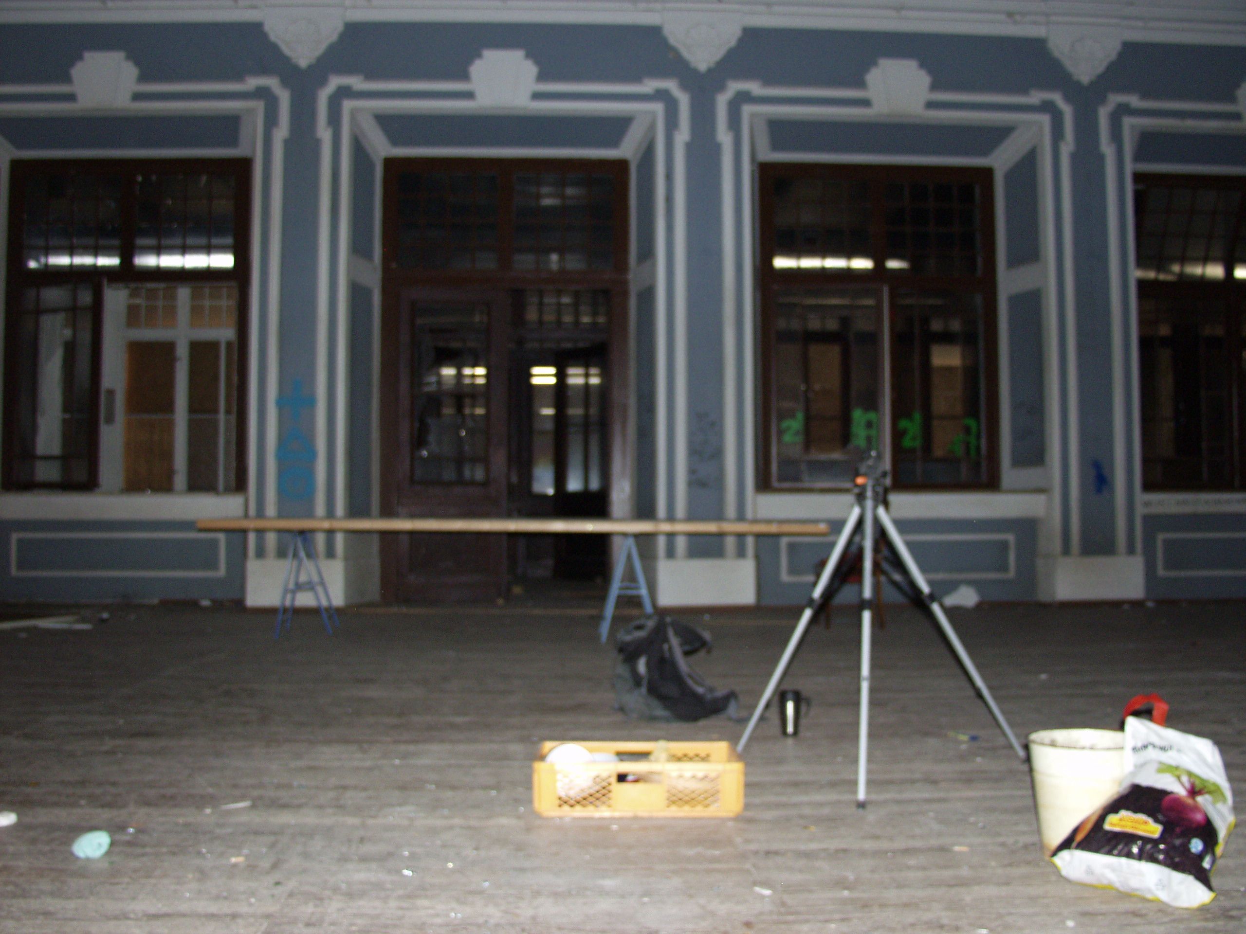 Der Tisch der Aziza – Behind the Scenes Foto 1