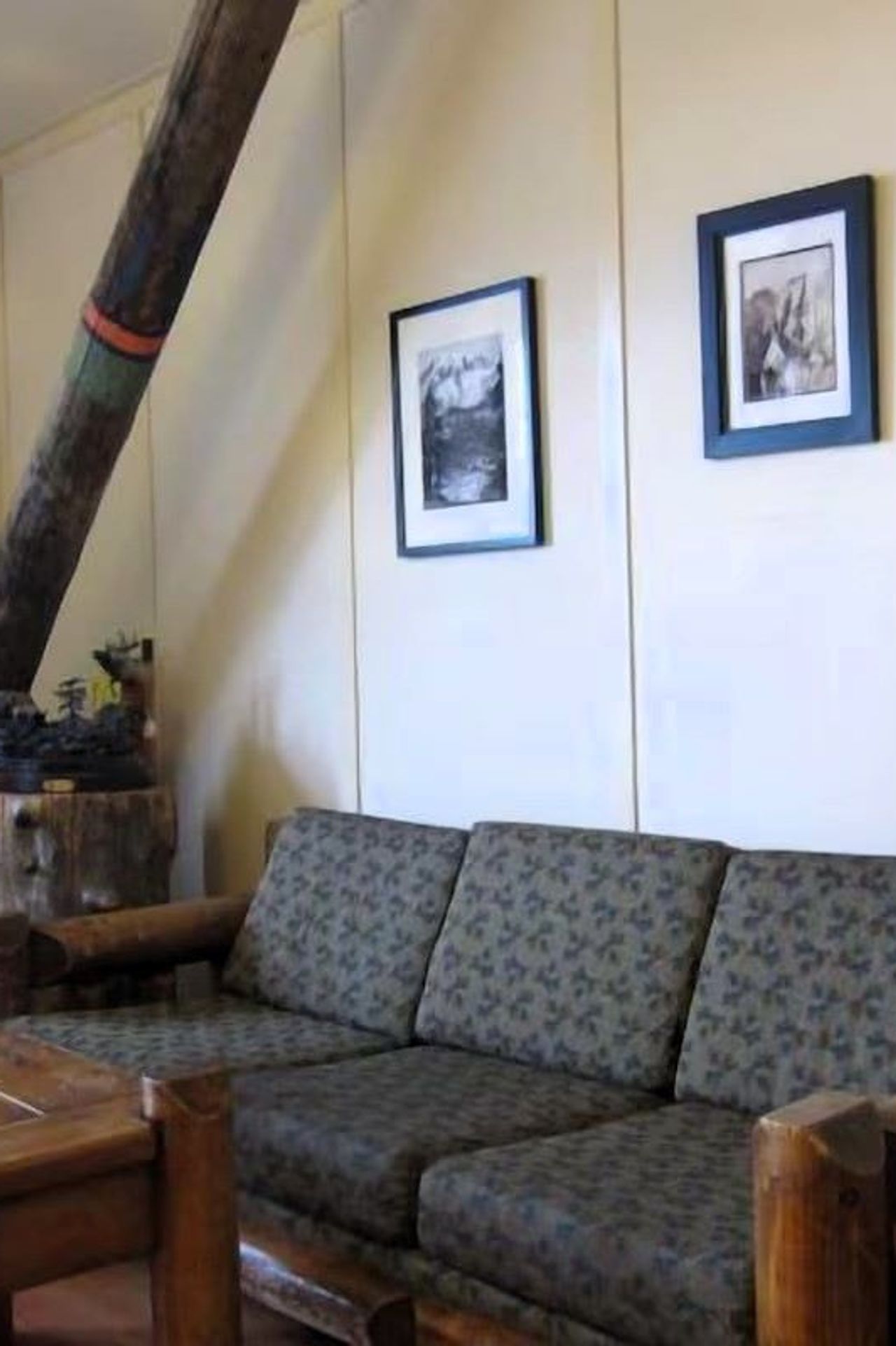 Paradise Inn - Suite, Bedroom, Bathroom, Living room