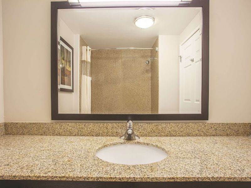 Photo of La Quinta Inn & Suites by Wyndham Bakersfield North