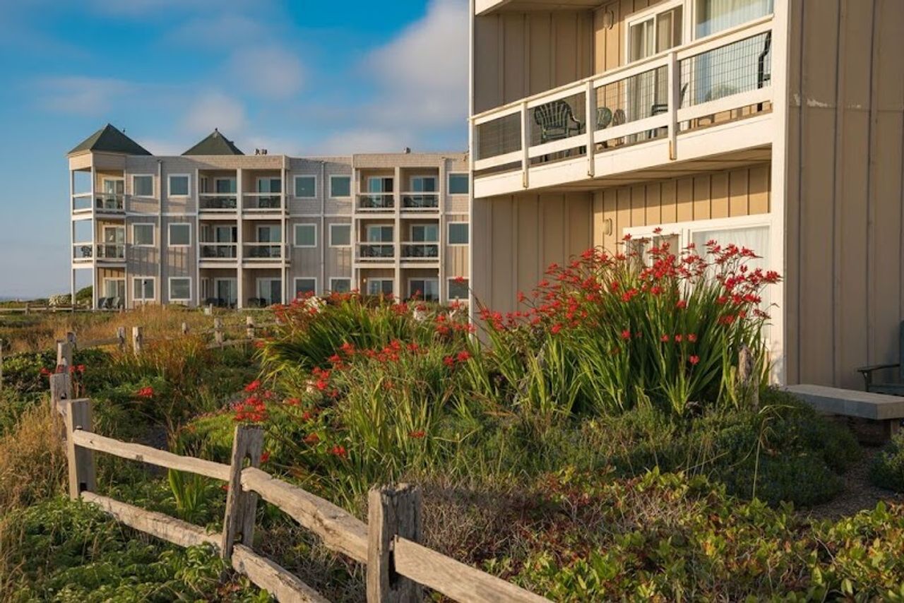 Photo of Overleaf Lodge - Exterior