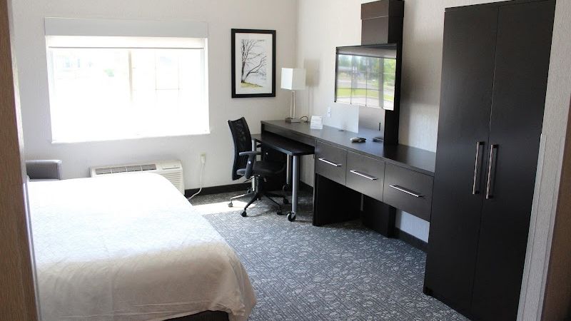 Photo of Holiday Inn Express & Suites Cheney, an IHG Hotel