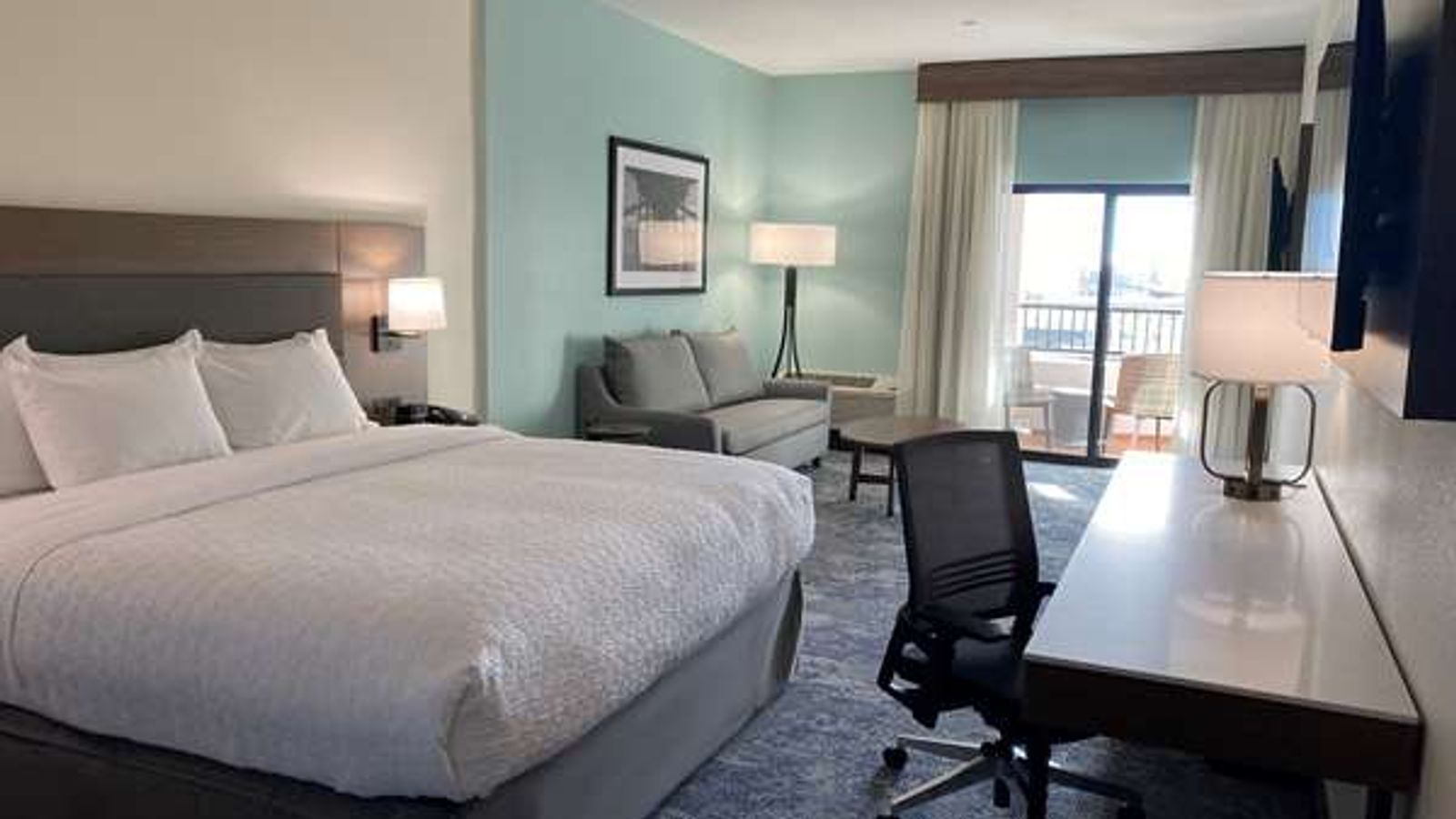 Photo of La Quinta Inn & Suites by Wyndham Santa Cruz