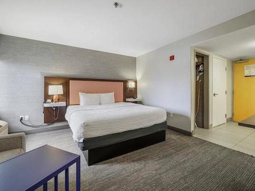 Photo of Hampton Inn & Suites Modesto-Salida