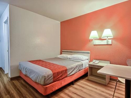 Photo of Motel 6 Tulare, CA