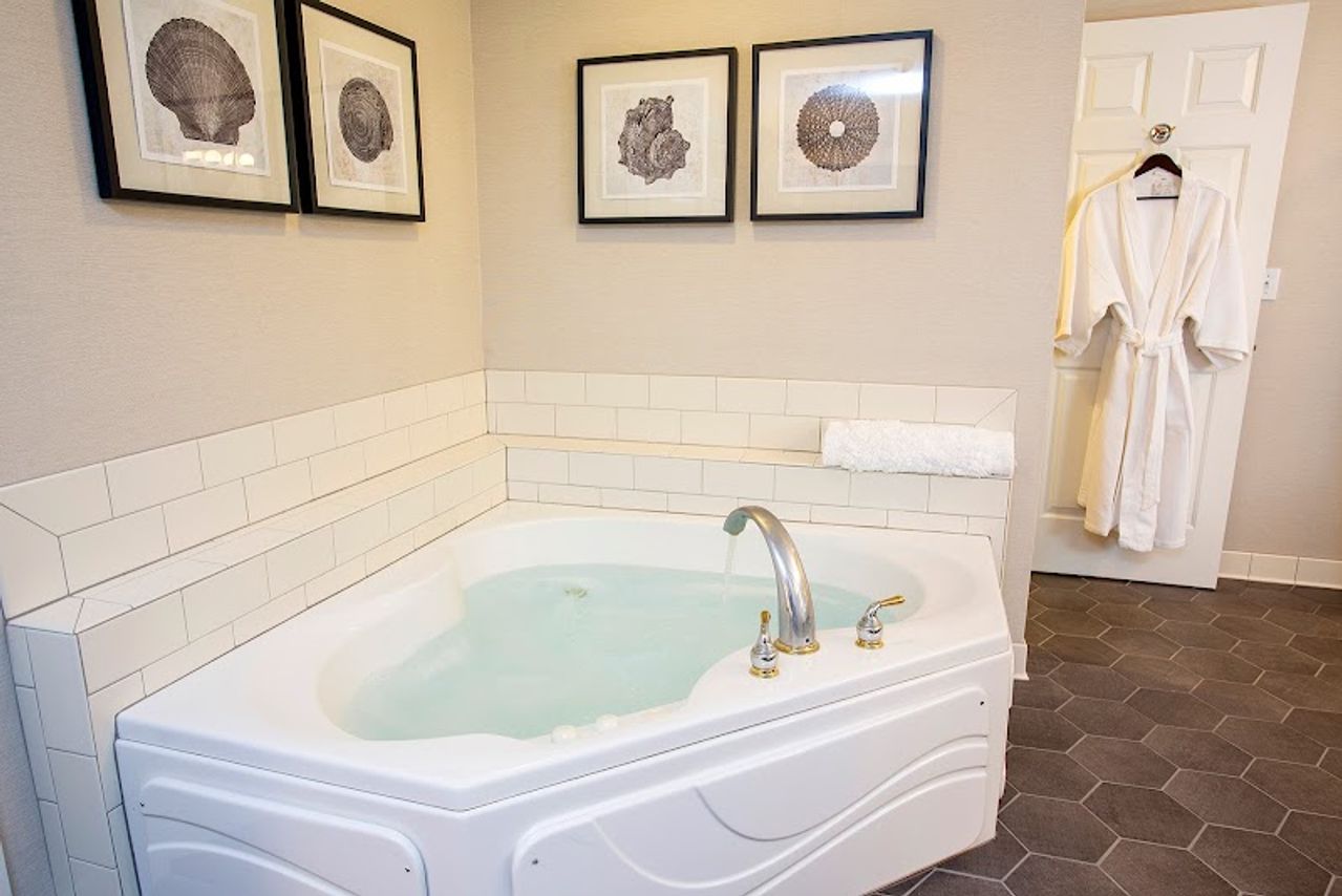 Photo of Shearwater Inn - Private Whirlpool tubs