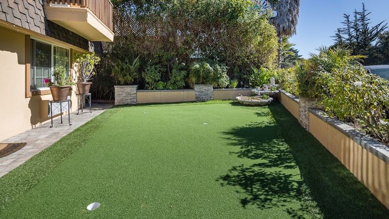 Photo of Stage Coach Lodge Monterey - On-site Mini golf putt‑putt