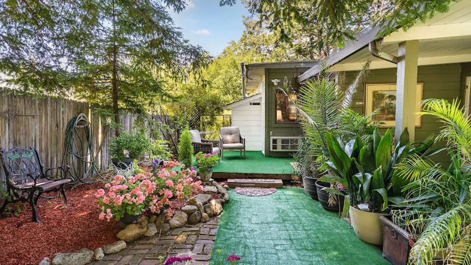 Photo of Potter's Foothill House B&B