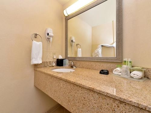 Photo of Holiday Inn Express Portland South - Lake Oswego, an IHG Hotel